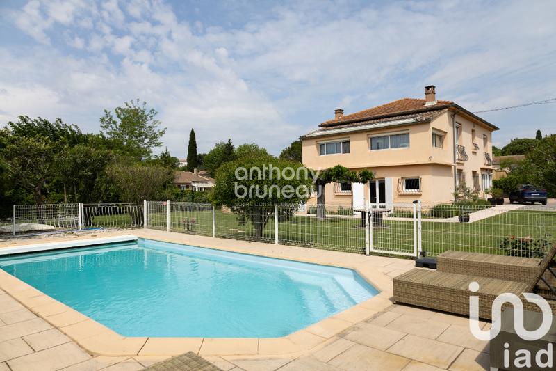 Maison - 220 m² - 9 pièces