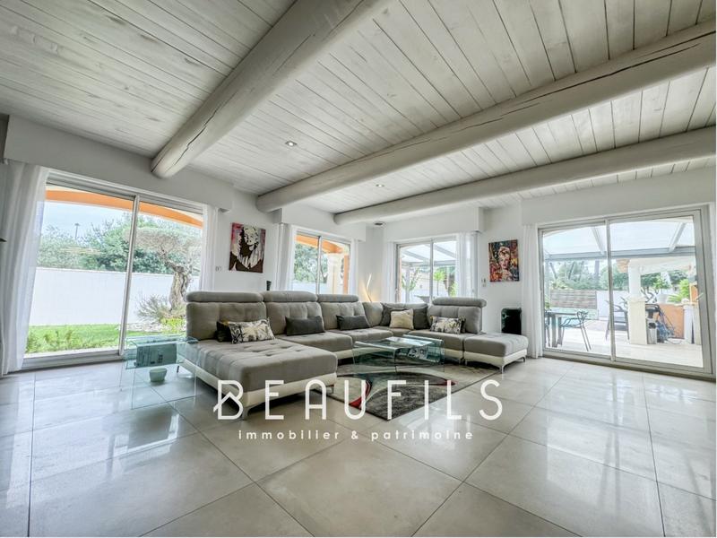 Maison - 228 m² - 7 pièces