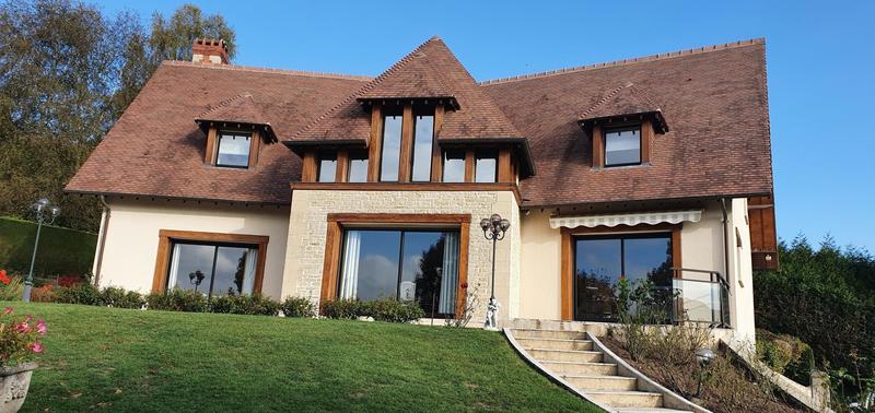 Maison - 255 m² - 8 pièces