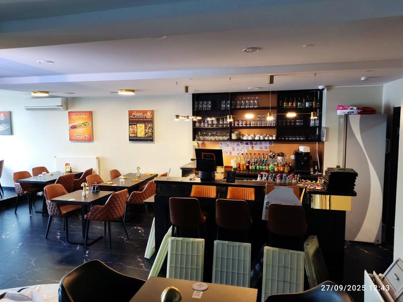 Local commercial - 1 100 m²