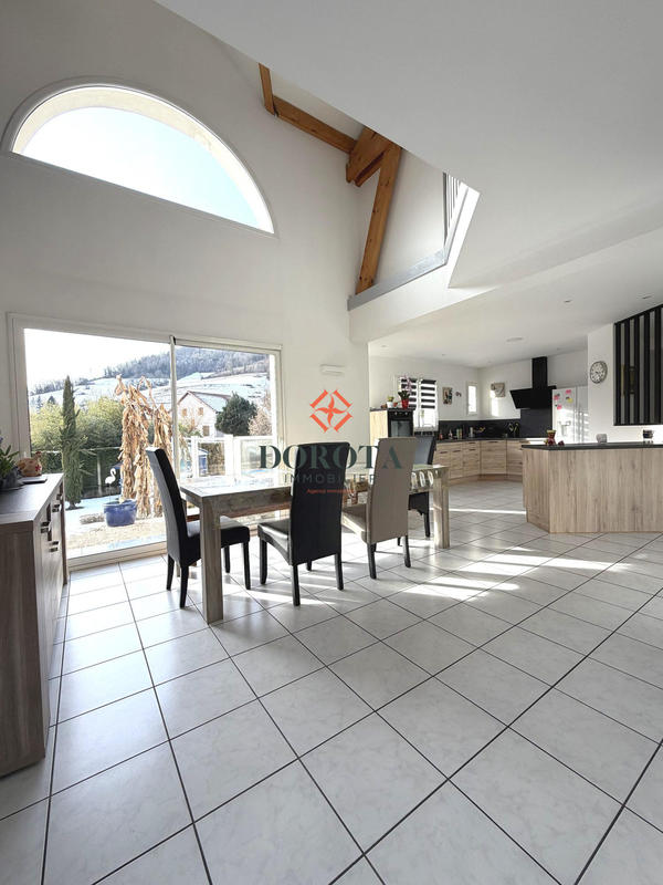 Maison - 164 m² - 5 pièces