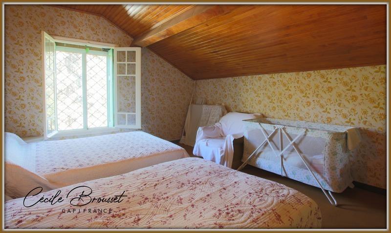 Maison - 236 m² - 13 pièces