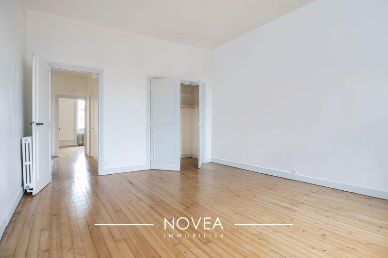 Maison ancienne - 298 m² - 8 pièces