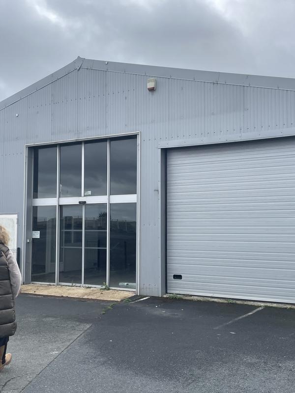 Local commercial - 680 m²