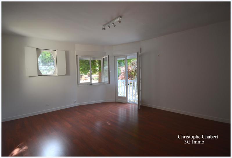 Maison - 265 m² - 9 pièces