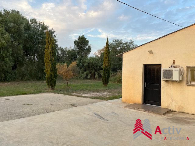 Local d'activités - 90 m²