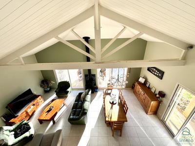 Propriété - 232 m² - 7 pièces