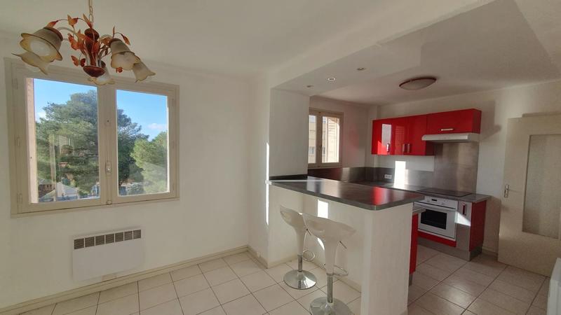 Appartement - 80 m² - 5 pièces