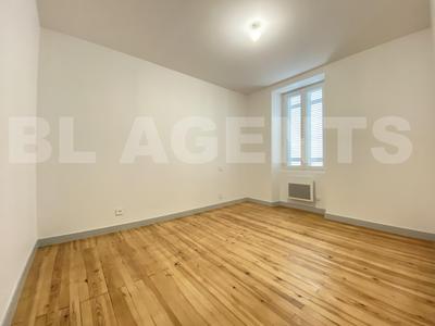Appartement - 93 m² - 3 pièces