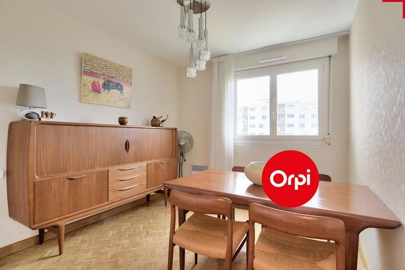 Appartement - 100 m² - 5 pièces