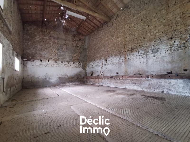 Grange - 120 m² - 2 pièces