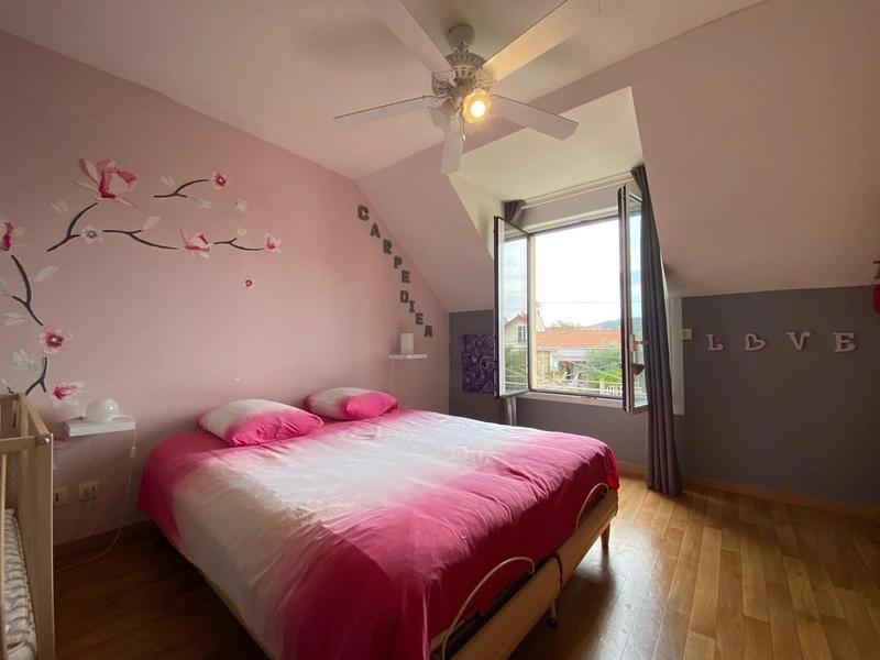 Maison - 175 m² - 9 pièces