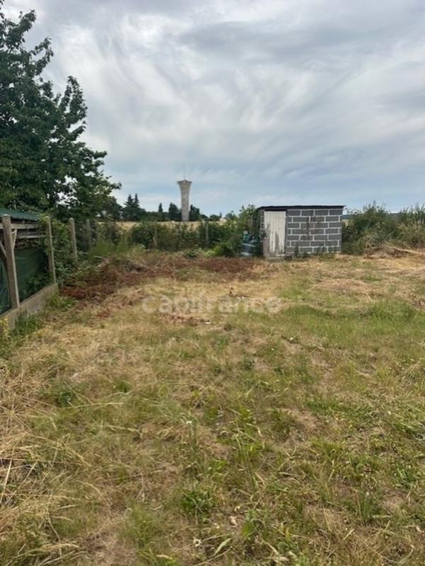 Terrain constructible - 1 302 m²