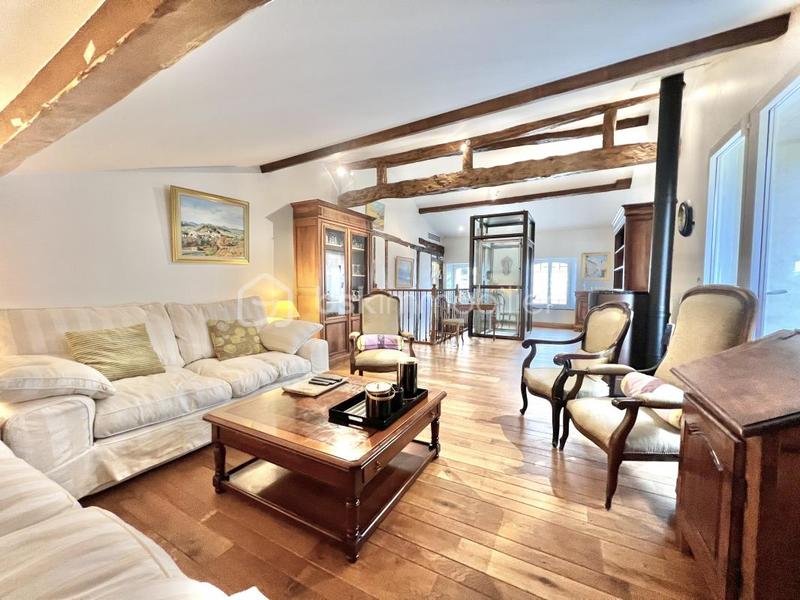 Demeure - 270 m² - 6 pièces