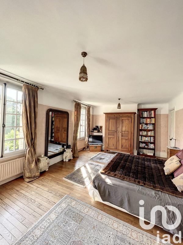 Maison - 252 m² - 11 pièces