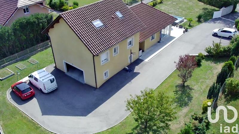 Maison - 200 m² - 9 pièces