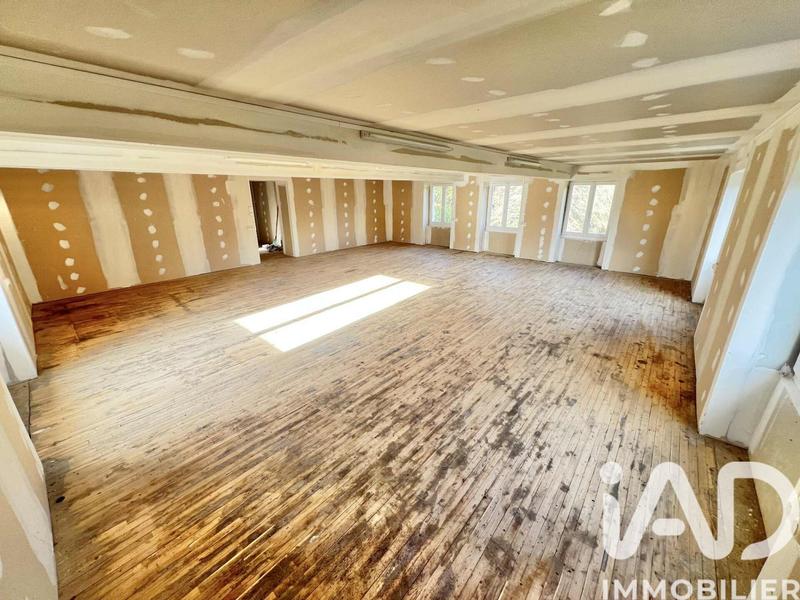 Maison - 558 m² - 20 pièces