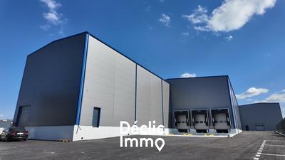 Entrepôt - 2 400 m²