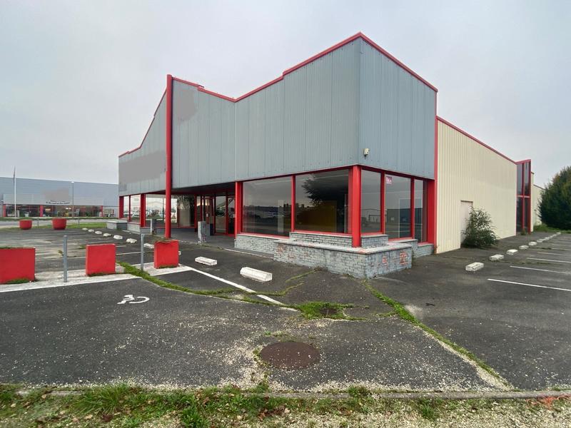 Local commercial - 1 200 m²