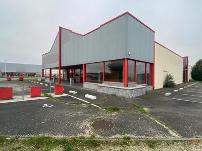 Local commercial - 1 200 m²