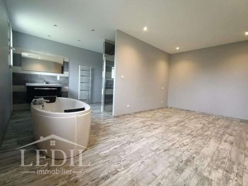 Maison - 140 m² - 4 pièces