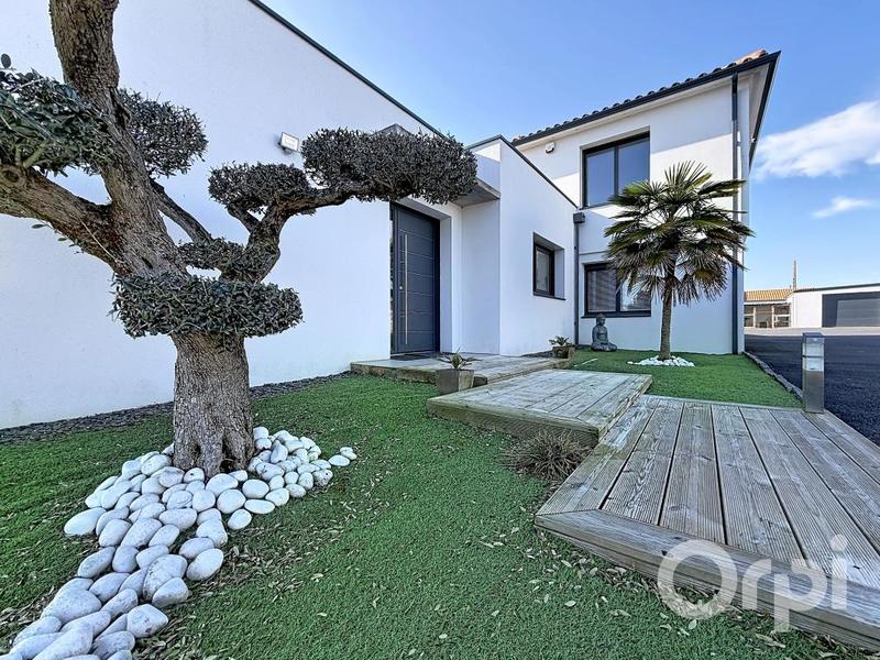 Maison de ville - 210 m² - 7 pièces