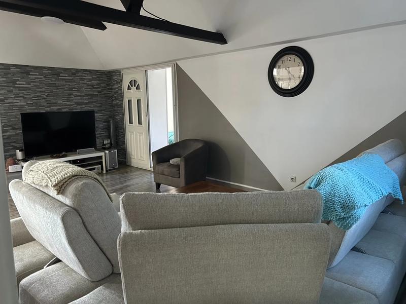 Maison - 163 m² - 8 pièces