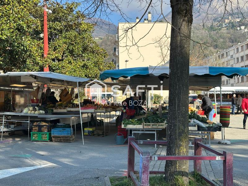 Appartement - 99 m² - 4 pièces