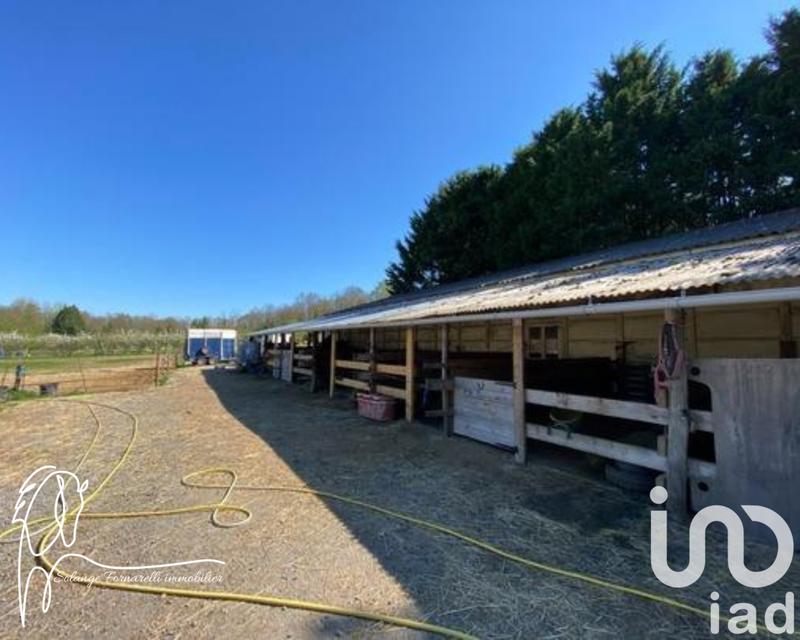 Maison - 340 m² - 9 pièces