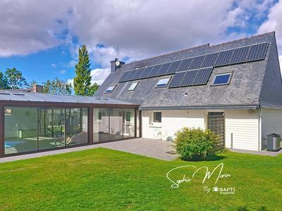 Maison - 145 m² - 9 pièces