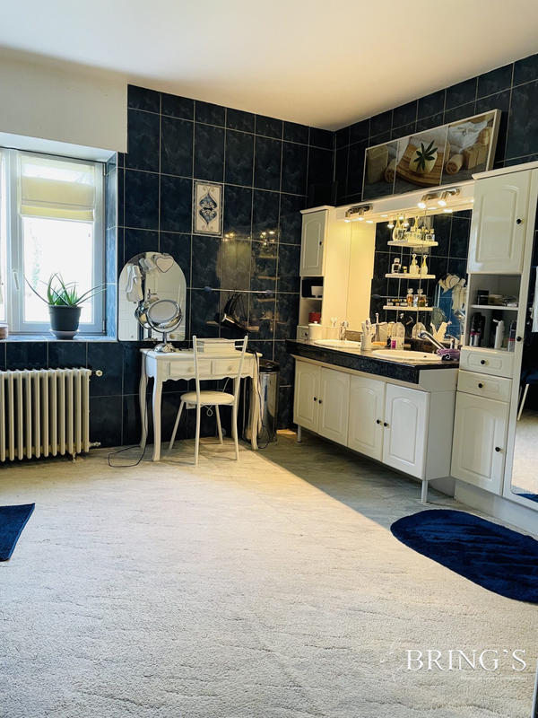 Maison - 340 m² - 6 pièces