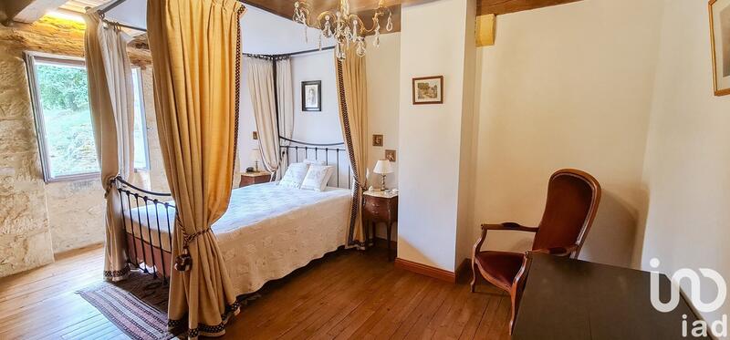 Maison - 290 m² - 6 pièces