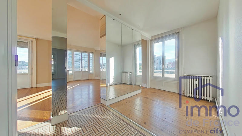 Appartement - 79 m² - 3 pièces