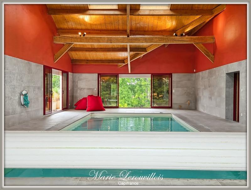 Maison - 440 m² - 12 pièces