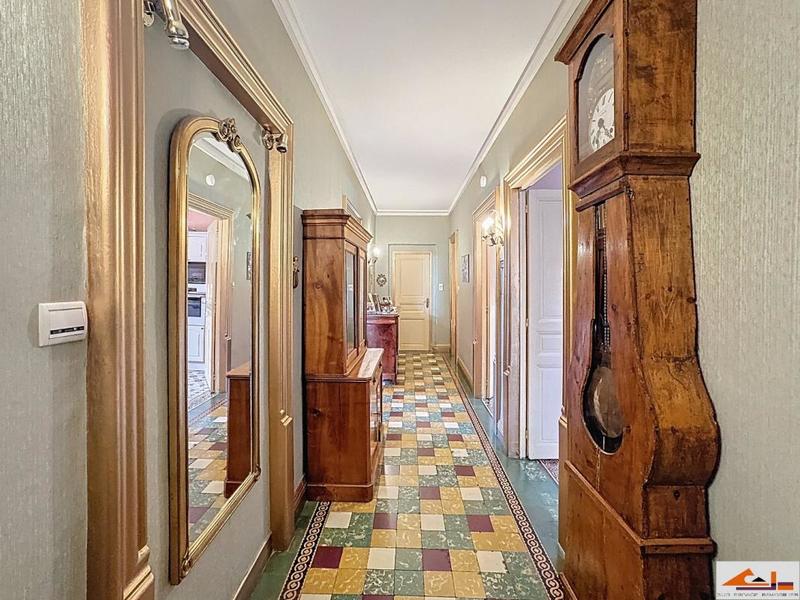 Villa - 206 m² - 8 pièces