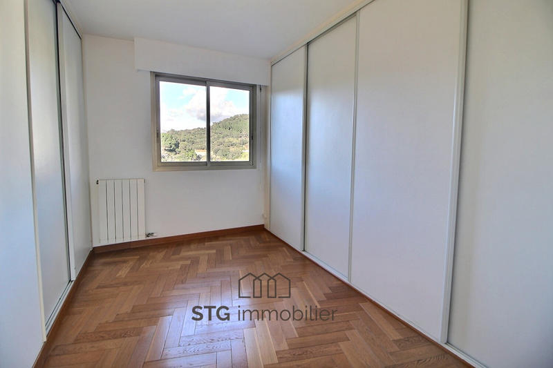 Appartement - 96 m² - 4 pièces