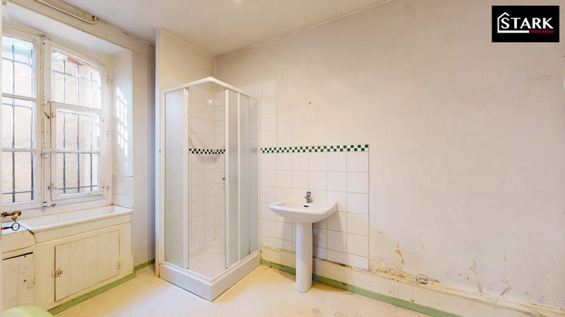 Maison - 274 m² - 10 pièces