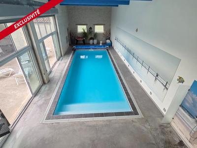 Maison - 371 m² - 7 pièces