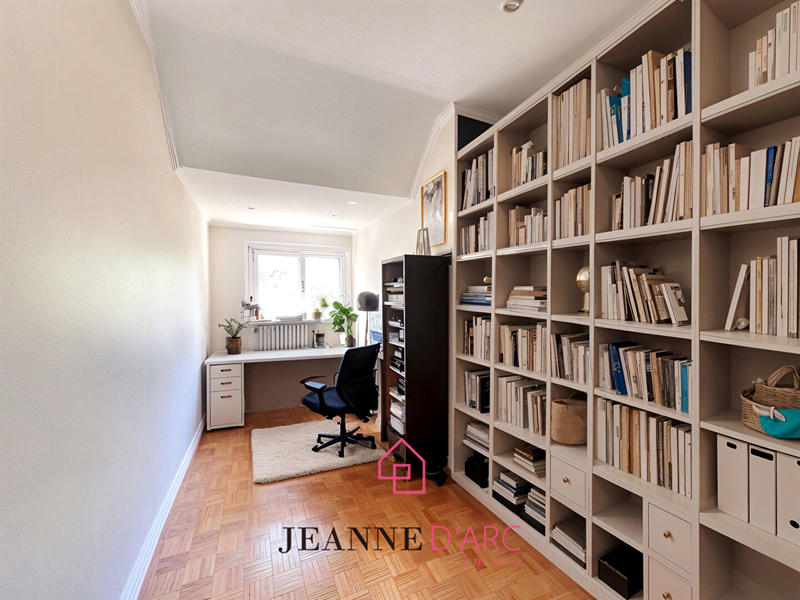 Maison - 219 m² - 7 pièces