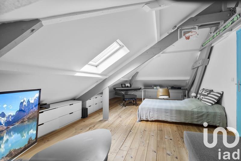 Maison - 230 m² - 7 pièces