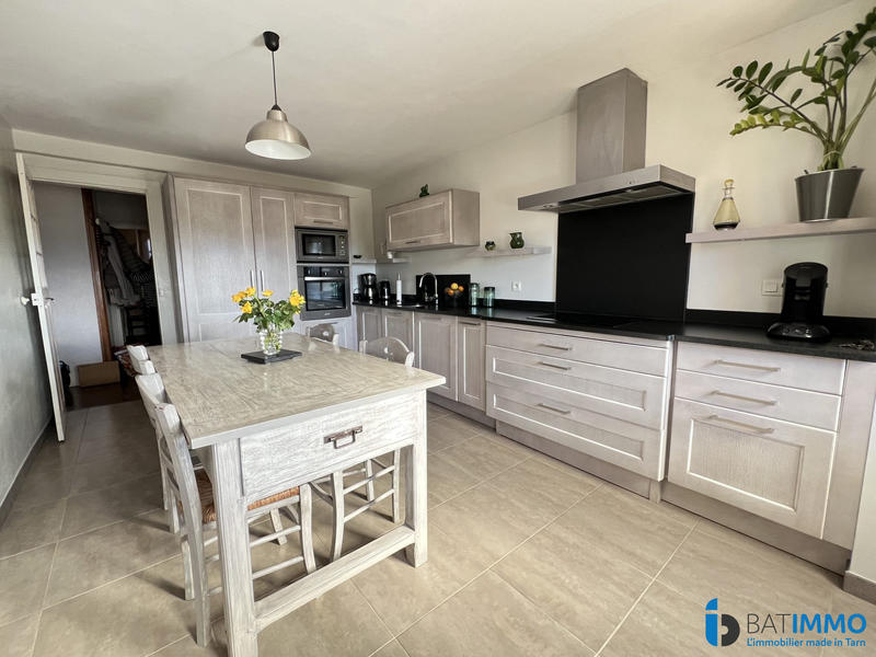 Maison ancienne - 242 m² - 11 pièces