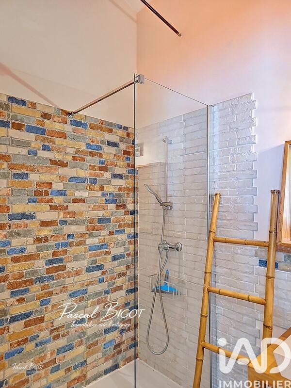 Maison - 265 m² - 9 pièces