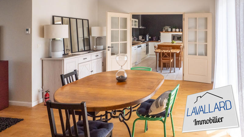 Maison - 175 m² - 9 pièces