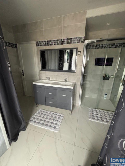 Maison - 190 m² - 6 pièces