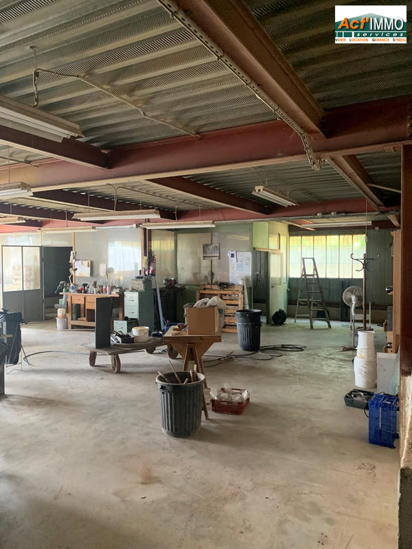 Entrepôt - 264 m²