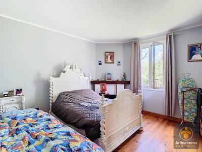 Maison - 158 m² - 7 pièces