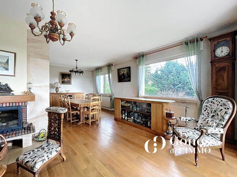 Maison - 229 m² - 7 pièces