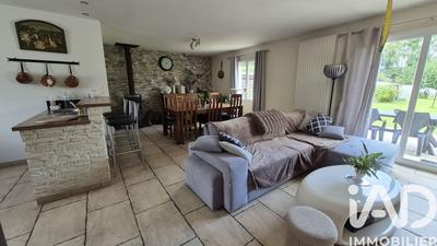 Maison - 98 m² - 4 pièces