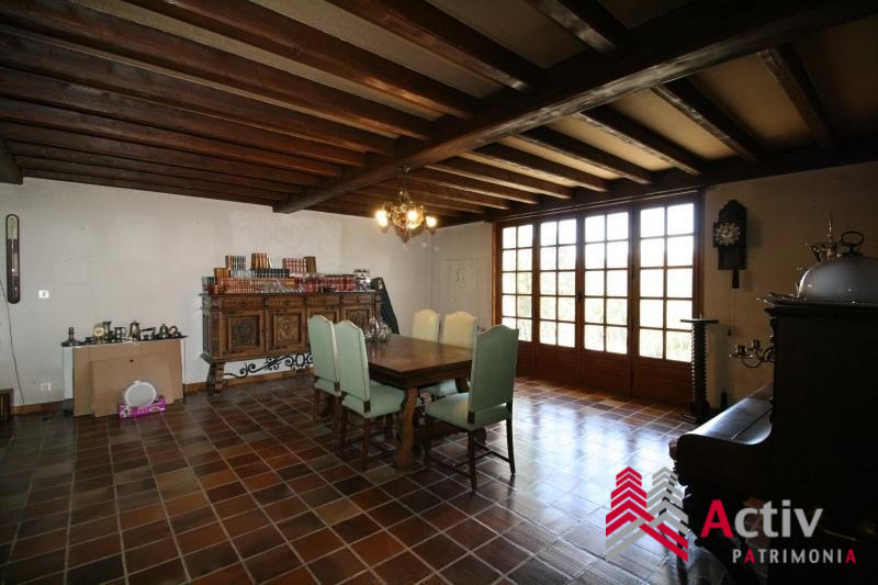 Maison - 209 m² - 9 pièces