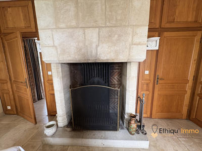 Maison traditionnelle - 290 m² - 8 pièces